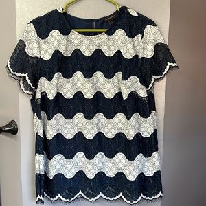 Banana Republic Outlet Lace Blouse - Navy/White
